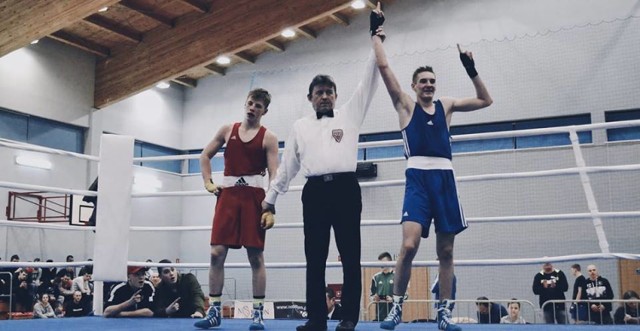 Daniel Piotrowski waga 64 kg wygrywa swój półfinałowy MP w Ciechocinku z zawodnikiem klubu KB Zagłębie Konin i melduje się w finale XXV Mistrzostw Polski Juniorów!