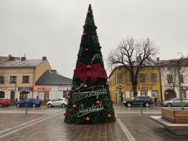 Bożonarodzeniowa choinka na rynku w Olkuszu