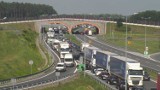 Wypadek na A4. Osobówka zderzyła się z ciężarówką, były utrudnienia