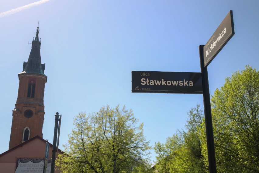 Nowe drogowskazy przy Mickiewicza w Olkuszu