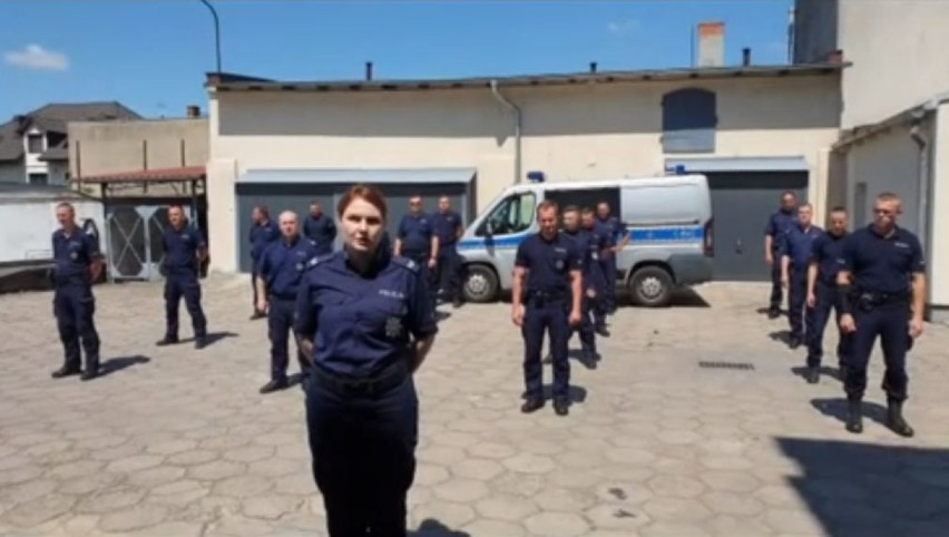 Pracownicy MOPS oraz policjanci KPP Żnin robili pompki dla Celinki z Szubina [wideo]