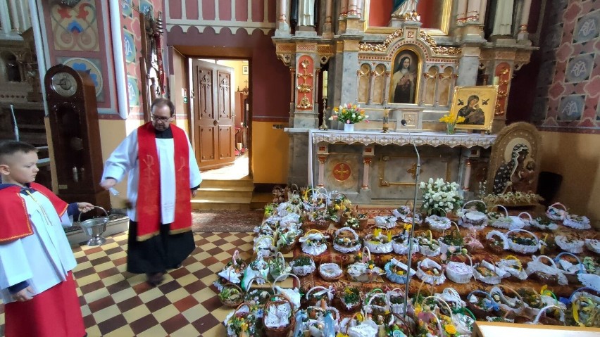 Poświęcenie pokarmów w parafii pw. św. Ap Piotra i Pawła w...