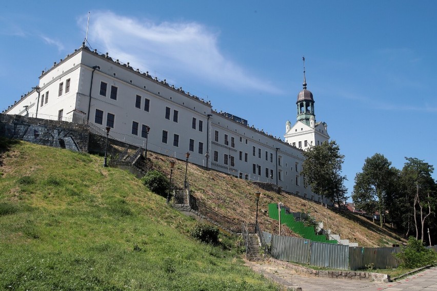 Zniszczone skrzydło Zamku Książąt Pomorskich w Szczecinie zostanie odbudowane! Wiemy, kto wykona naprawy i kiedy nastąpi otwarcie 