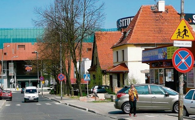 Sybiraków to jedna z krótszych uliczek w Lubinie. Łączy osiedle Przylesie z centrum miasta