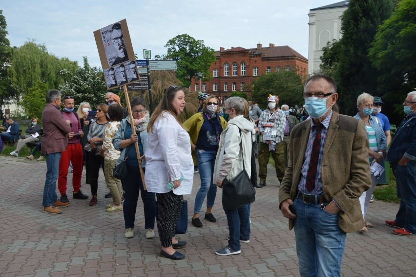 Protest w obronie sędziego Igora Tulei