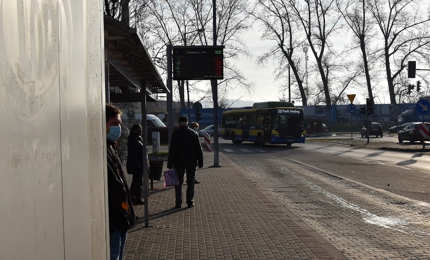 Autobusy miejskie będą wozić pasażerów do podtarnowskich...