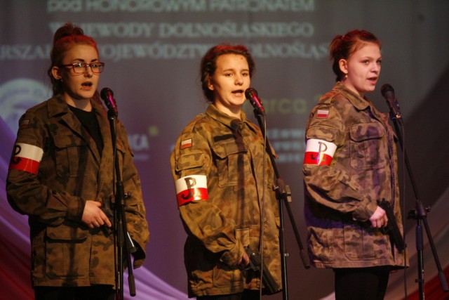 Piosenki patriotyczne w Legnicy