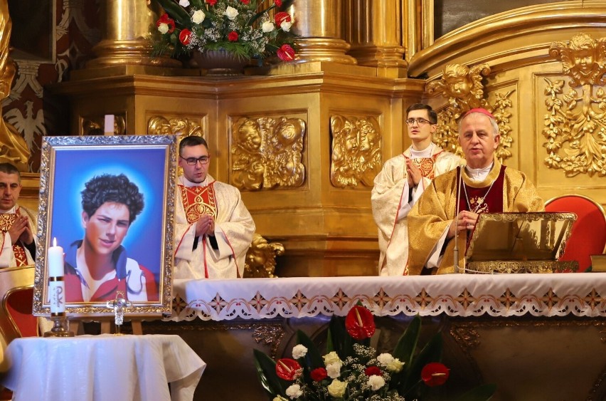 Mszy świętej w kieleckiej katedrze przewodniczył biskup Jan...