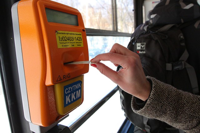 Od dziś kontrolerzy biletów w MPK mogą ująć pasażera, jadącego ...