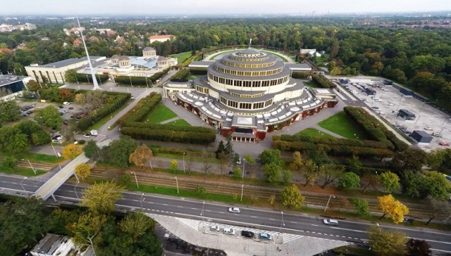 W serwisie YouTube pojawił się film przedstawiający Afrykarium i ...