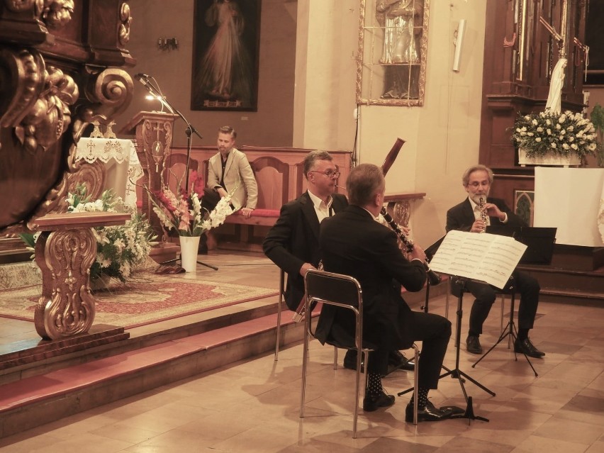 Koncert inauguracyjny VII Festiwalu Henrykowskiego odbył się...