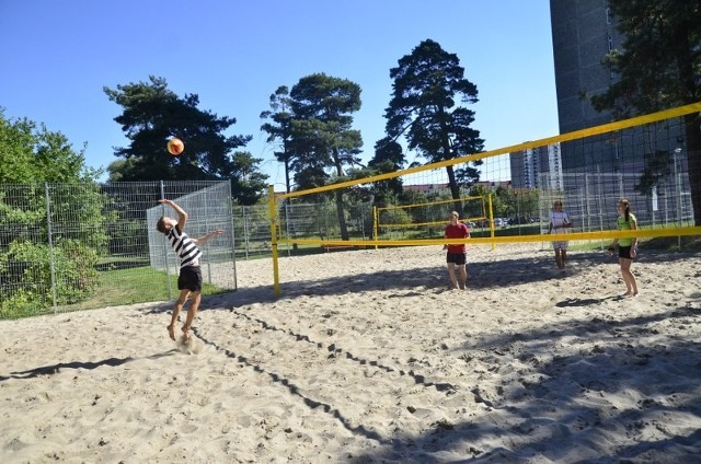 Boisko do siatkówki plażowej na os. Tysiąclecia