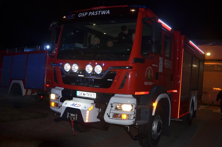 Strażacy z OSP w Pastwie z nowym samochodem pożarniczym [ZDJĘCIA]