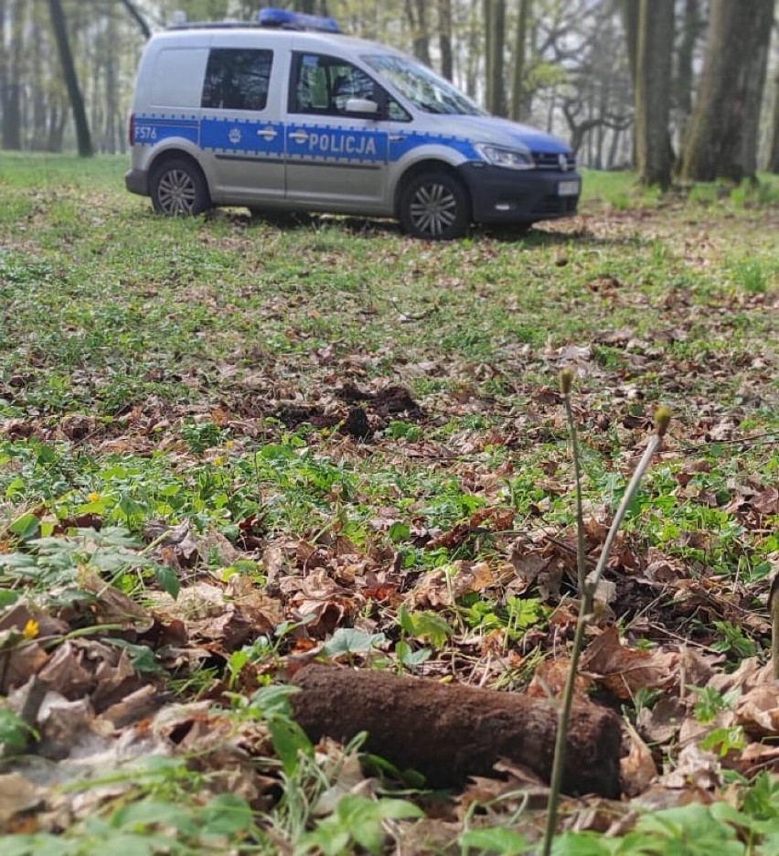 Niewybuch koło Zduńskiej Woli. Znalazł go mieszkaniec...