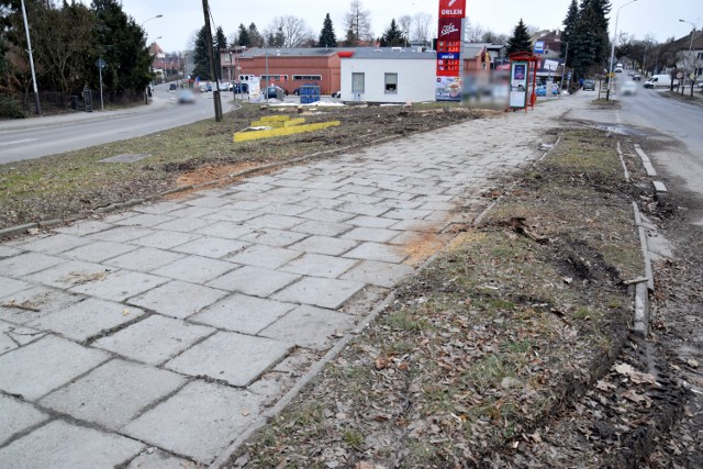 W tym miejscu u zbiegu ulic Kraszewskiego i Pełkińskiej, zostanie wybudowane rondo.