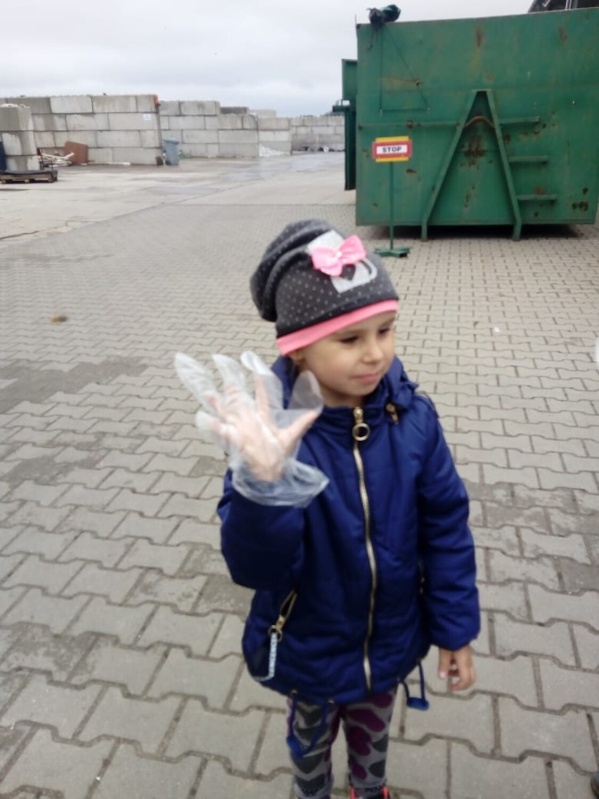 Przedszkolaki odwiedziły Punkt Segragacji Odpadów w Błotnicy