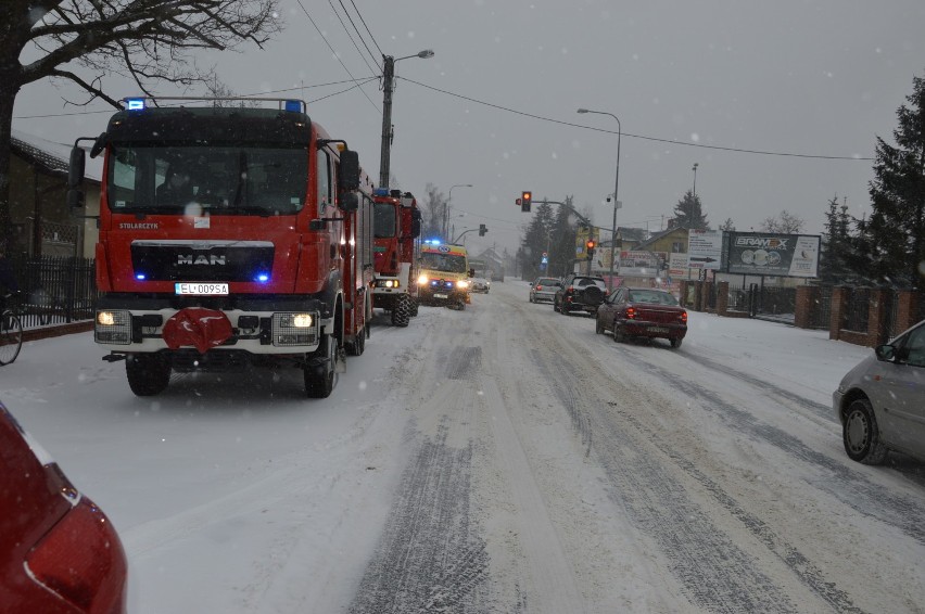 Wypadek na skrzyżowaniu ulic Armii Krajowej i Łowickiej w Skierniewicach. 1 osoba poszkodowana