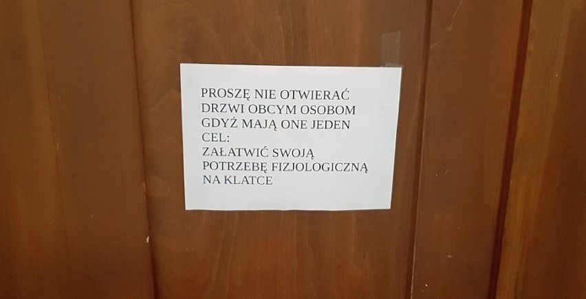 Ogłoszenia wiszące na klatkach schodowych to najprostszy...