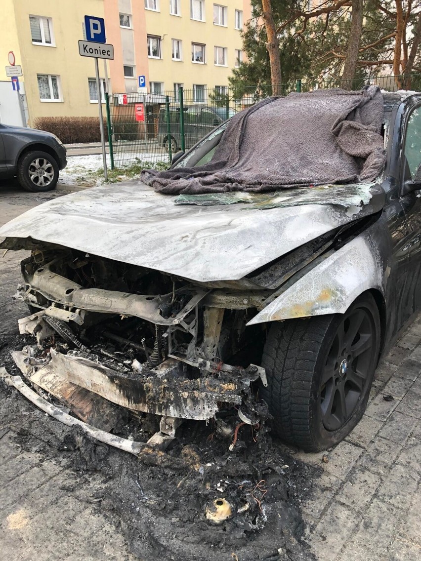 Pożar samochodów na osiedlu Południe we Włocławku
