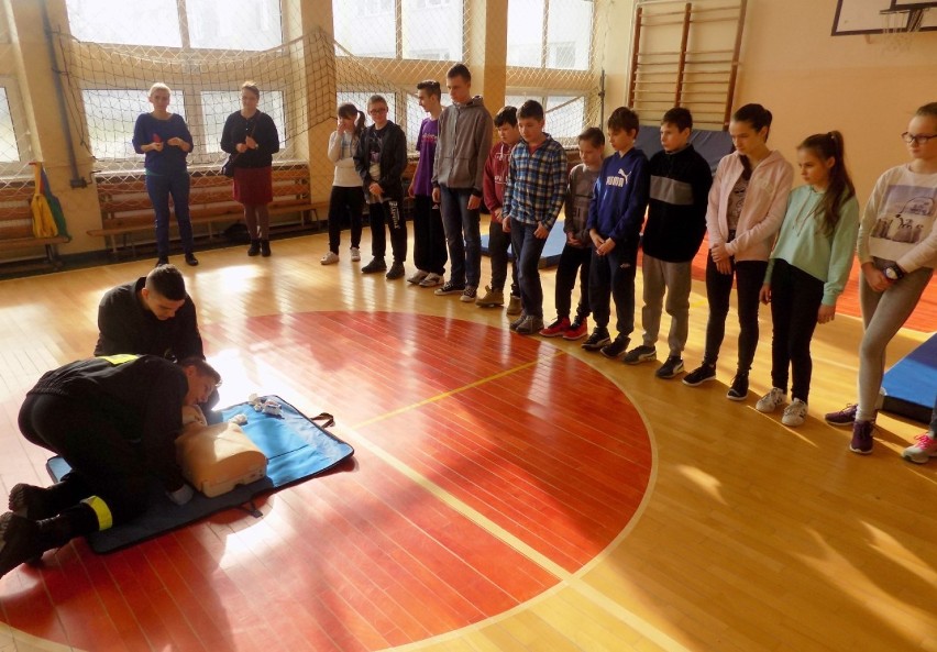 Uczniowie malborskiej "dziewiątki" uczyli się zasad pierwszej pomocy