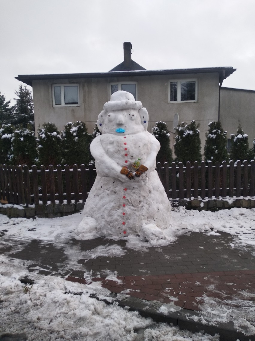 Na pilskich osiedlach roi się od bałwanów. Zobacz zdjęcia! 