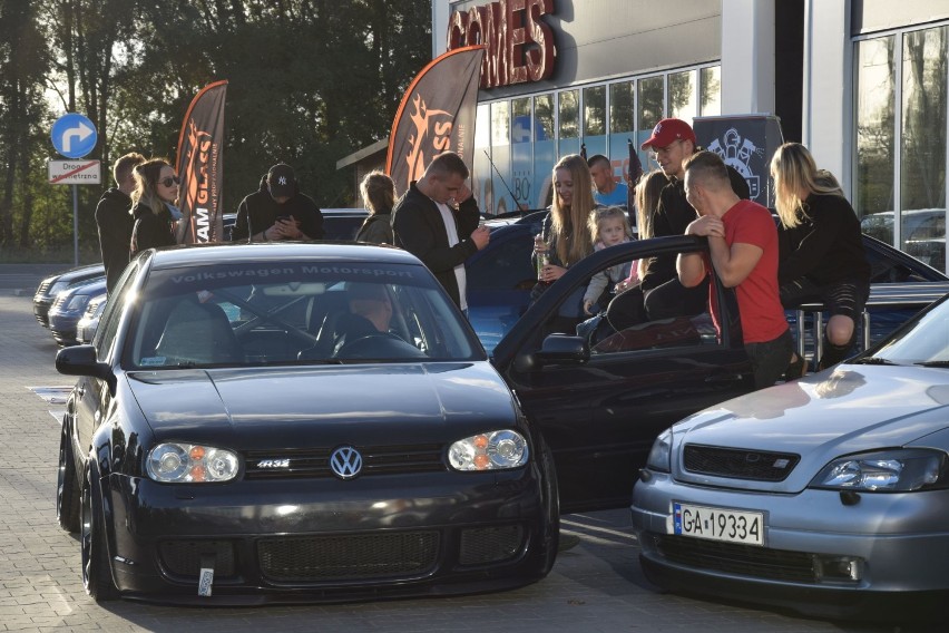 Kolejny zlot motoryzacyjny w Pucku. Tym razem na parking Arkadia Park zawitali miłośnicy Audi. Zobaczcie jak było | ZDJĘCIA