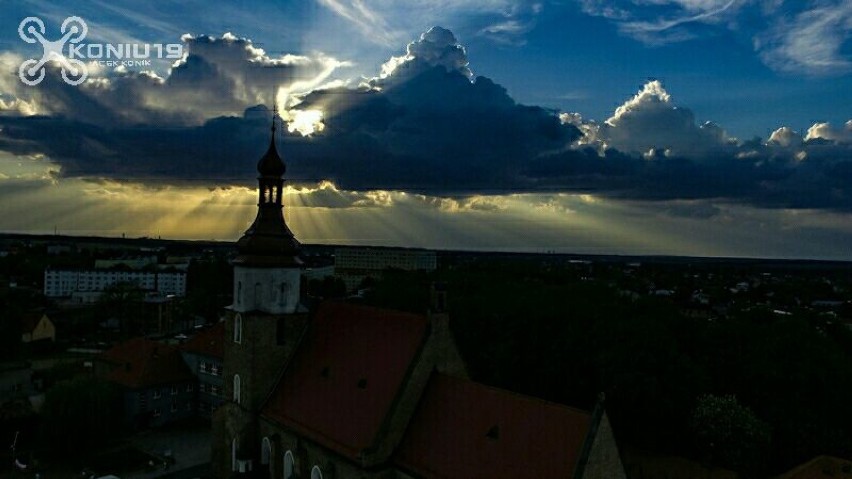 Zachody i wschody słońca nad Żorami na zdjęciach z drona - MUSISZ TO ZOBACZYĆ! [GALERIA]