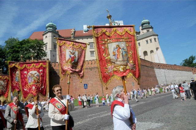 W Krakowie odbywać się będą tradycyjne procesje z okazji  Bożego Ciała w związku z czym mogą występować chwilowe utrudnienia w ruchu.