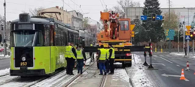 Tramwaj wykoleił się w centrum Gorzowa.