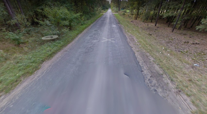 Jest rządowa dotacja na przebudowę części powiatowej drogi Złoczew-Burzenin. Remont może ruszyć w tym roku, ale jest jeszcze jeden warunek
