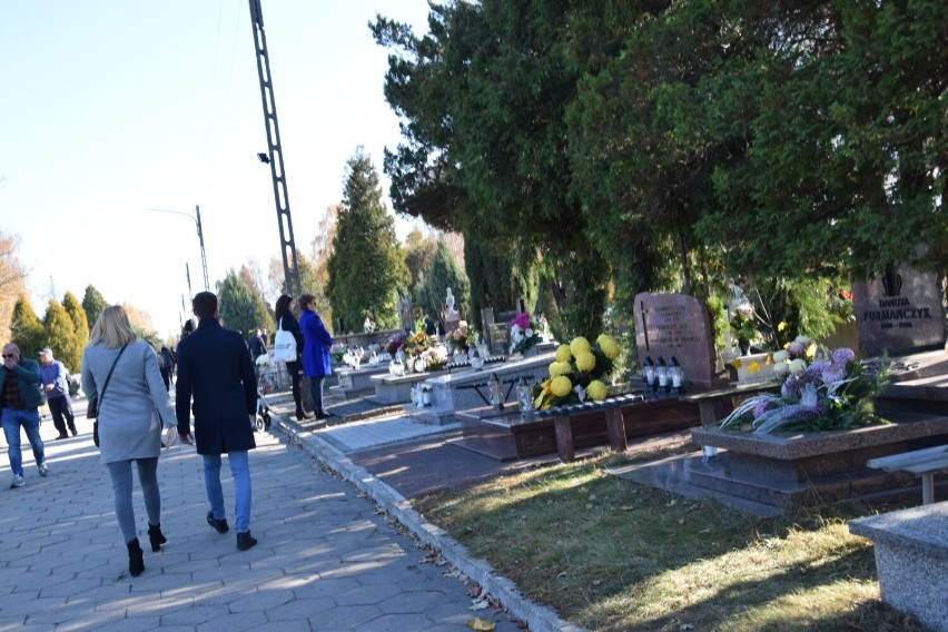 Wszystkich Świętych 2021 w Zduńskiej Woli na nowym cmentarzu