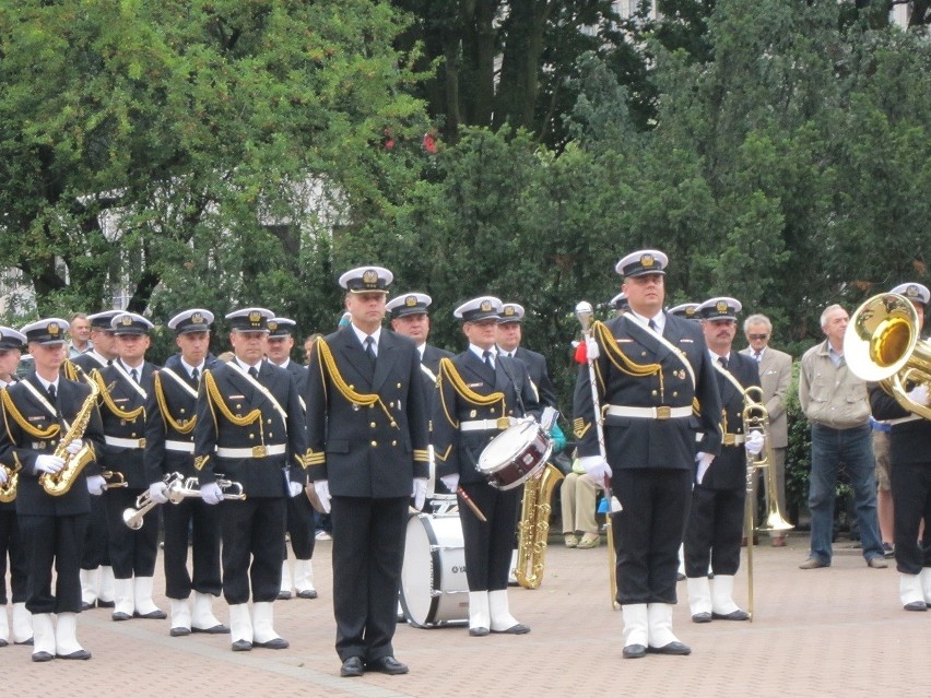 Święto Wojska Polskiego w Gdyni: 21 salw honorowych z ORP Błyskawica [ZDJĘCIA]