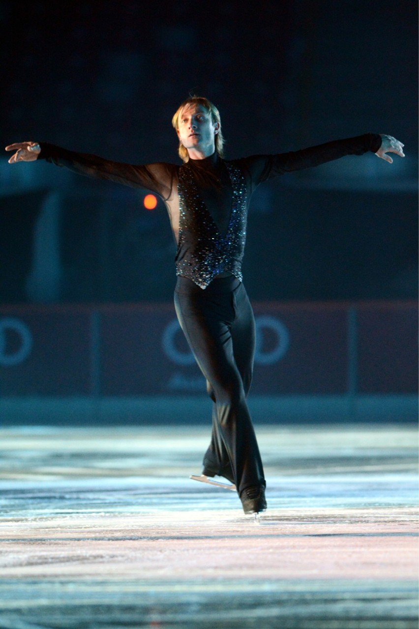 Kings on Ice. Popis łyżwiarskich umiejętności na Stadionie...