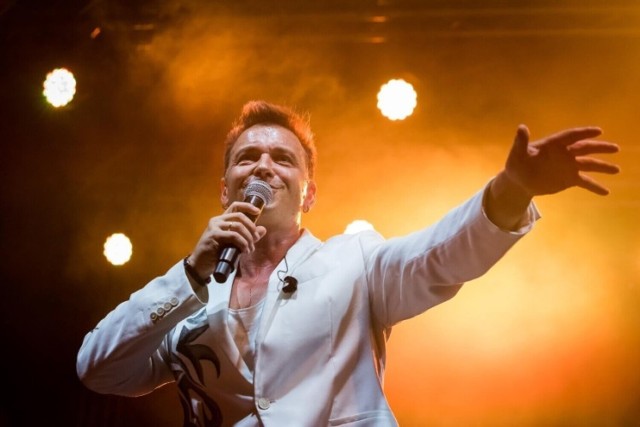 Na zdjęciu Radek Liszewski, lider i wokalista zespołu Weekend