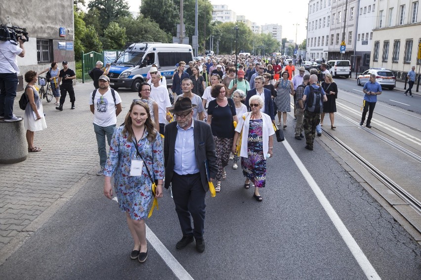 Marsz Pamięci 22 lipca. Warszawa oddaje hołd ofiarom...