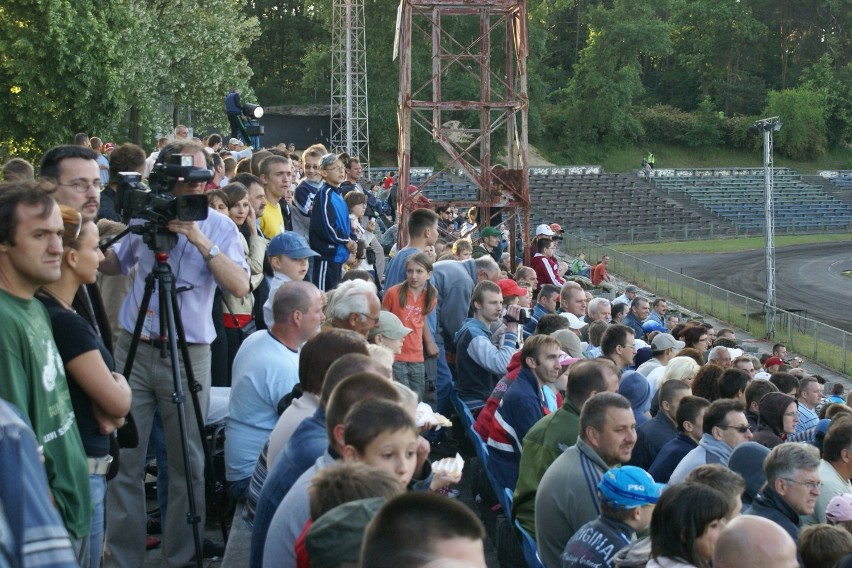 Pokaz motoryzacyjnego rodeo w Puławach przyciągnął tłumy widzów. Byliście? Poszukajcie się na zdjęciach