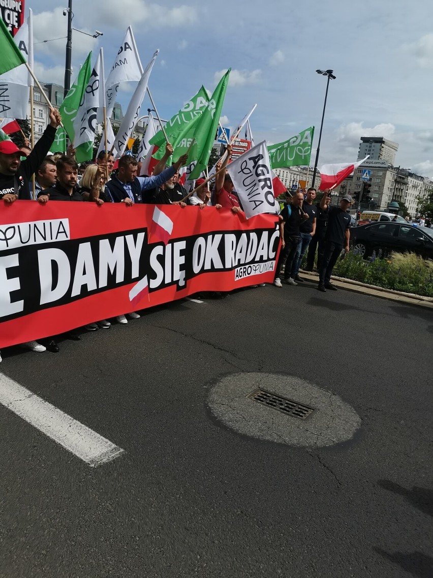 Rolnicy z powiatu grodziskiego na proteście w Warszawie