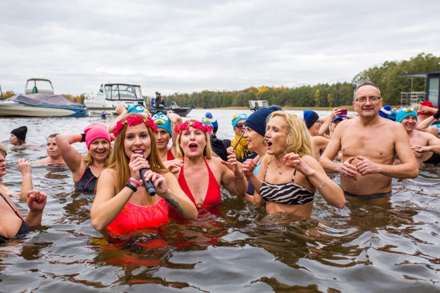 Morsowanie uwiecznił na zdjęciach Jacek Prokopowicz - pasjonat fotografowania, który zaprasza na sesje nie tylko z okazji kąpieli.