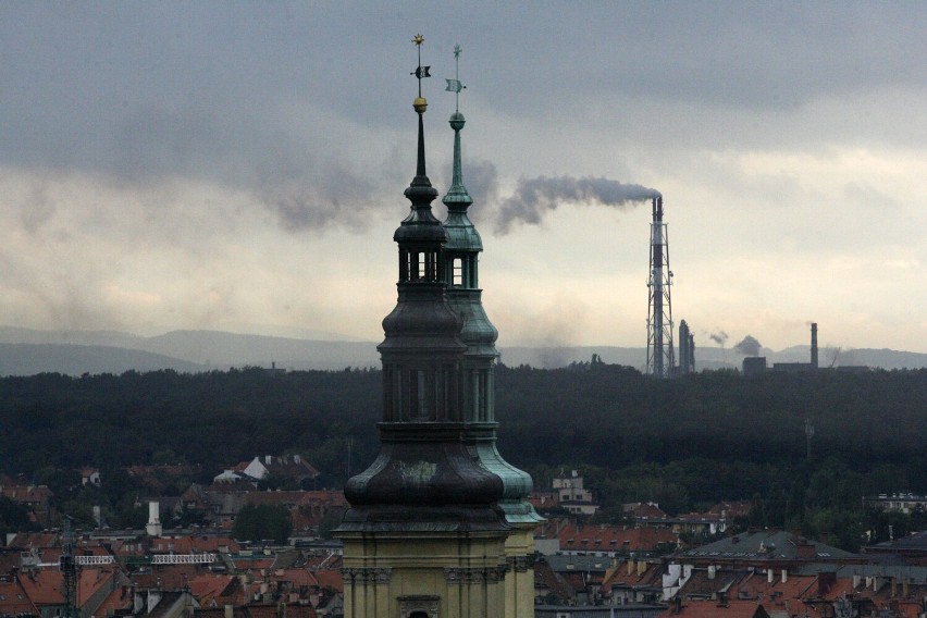 Panoramę miasta i całego regionu obejrzymy ze szczytu drugiej z wież - św. Piotra.