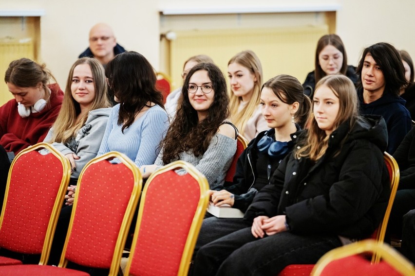 130 uczniów zduńskowolskich szkół średnich wzięło udział w...