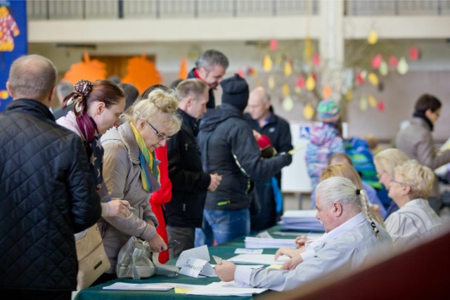 21 października Wybory Samorządowe 2018. Sprawdź, gdzie głosować w Wąbrzeźnie.

Zobacz także wideo: jak głosować poza miejscem zameldowania?


