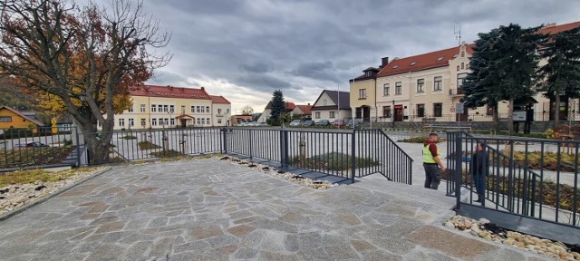 Rynek w Tymbarku po rewitalizacji