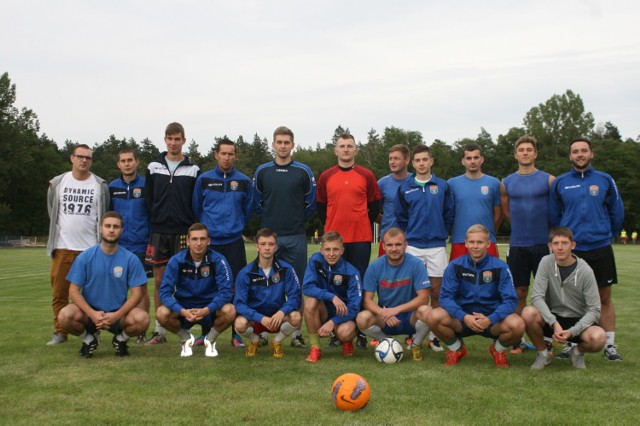 Seniorzy – na zdjęciu; kadra MKS „Start”Radziejów i od lewej w górnym rzędzie; Leszek Stasiak, Aleksander Owedyk, Patryk Gołdyn, Piotr Markowski, Kamil Świerski, Sebastian Dobrzycki, Marcin Kiciński, Łukasz Bogucki, Dawid Kardasz, Patryk Wojciechowski, Konrad Lewandowski. W na dole od lewej Karol Słomczewski, Patryk Kozłowski, Sebastian Marczewski, Damian Czarnota, Bartłomiej Roszak, Tomasz Fijałkowski i Patryk Żywica.