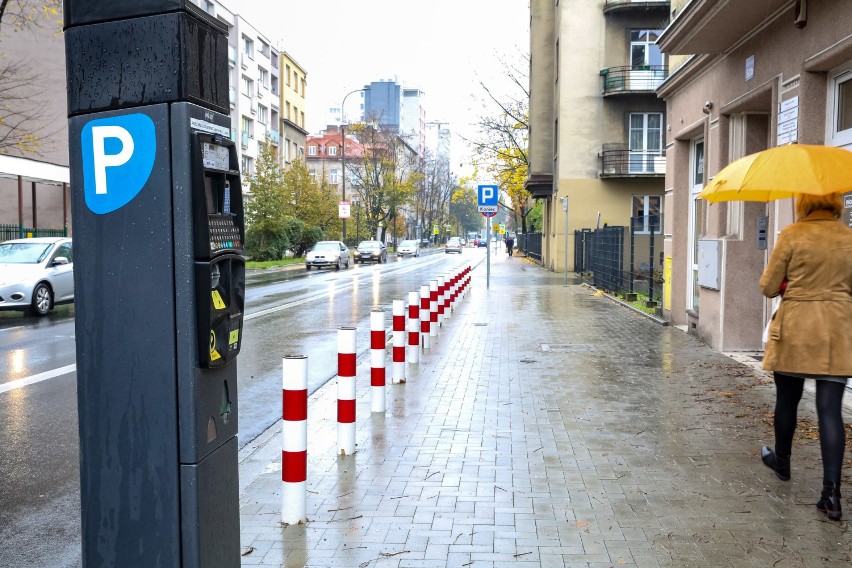 Kraków. Strefa parkowania pełna absurdów. Nie wiemy: śmiać się czy płakać?