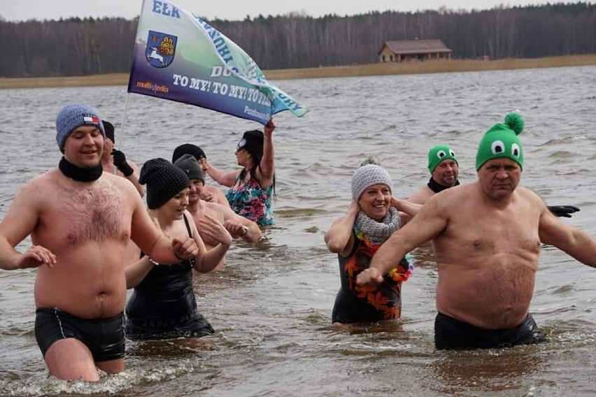 Grajewskie morsy zakończyły sezon. Kąpali się w Boguszycach i pomagali Ukrainie [zdjęcia]