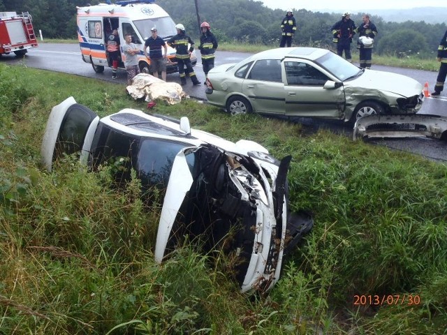 Począwszy od godziny 11:27 od wypadku na wojewódzkiej 163 – zderzenie dwóch samochodów osobowych, trzy osoby w tym dziecko poszkodowane.

Gorzów Wielkopolski: Ewakuacja 500 osób. Niewybuch wywieziony przez saperów ze Stargardu [ZDJĘCIA]

Wypadek na drodze wojewódzkiej 163 - 30.07 [ZDJĘCIA]