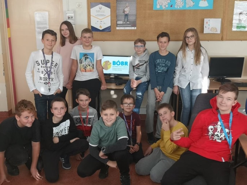 Uczniowie "Jedynki" biorą udział w międzynarodowym konkursie informatycznym