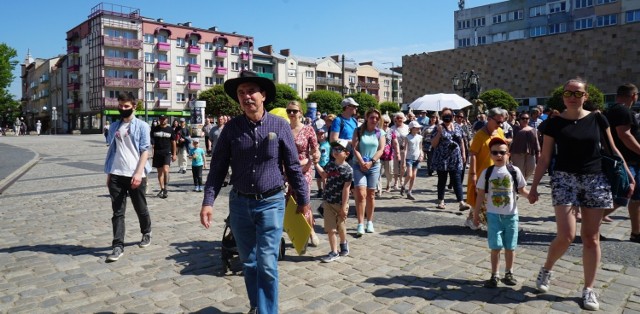 Ubiegłoroczne spacery tematyczne po Gorzowie przyciągały wielu mieszkańców.