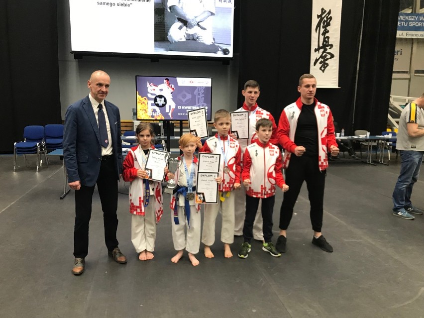Pięć medali dąbrowskich karateków na turnieju w Żorach [ZDJĘCIA]
