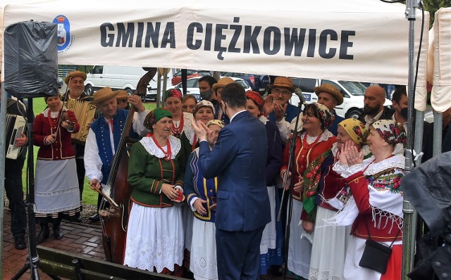Mateusz Morawiecki w Jastrzębi koło Ciężkowic został serdecznie przyjęty przez mieszkańców